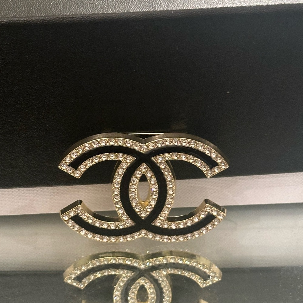 CHANEL Black and Silver Crystal Brooch - Picture 4 of 7